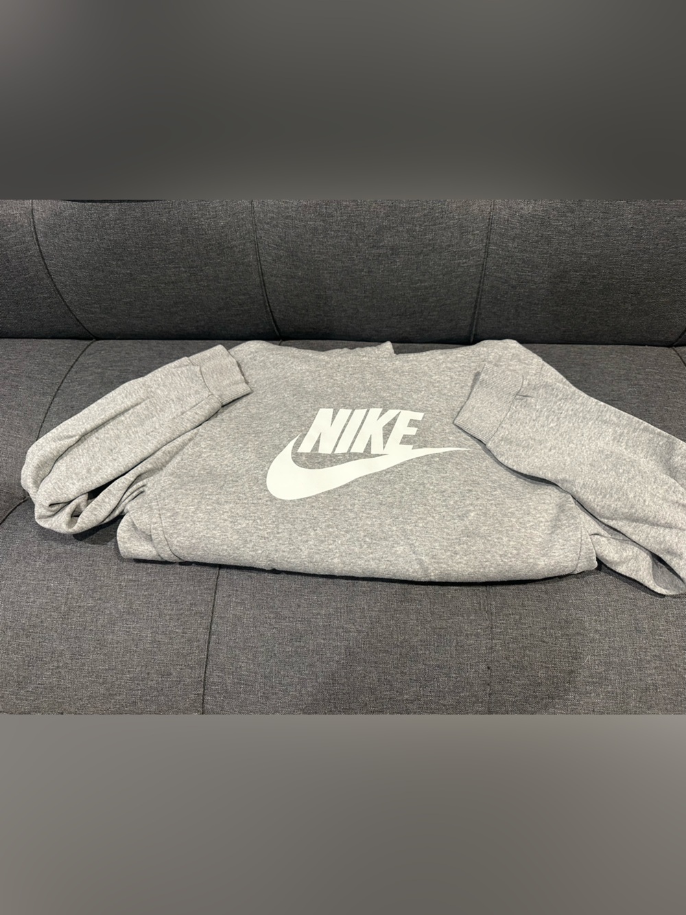Nike Men’s Light Gray Crewneck Sweatshirt with White Logo